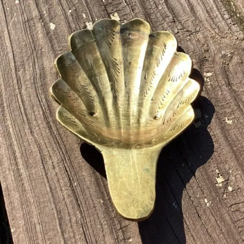 Vintage Brass Shell Trinket Dish Tray Etched Jewelry/Coin/Key‎ Holder Brassware
